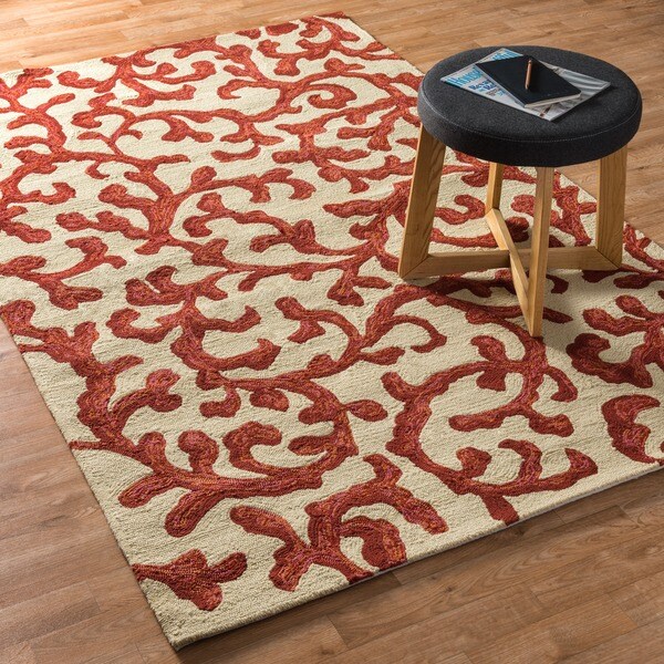 Hand-hooked Indoor/ Outdoor Capri Ivory/ Coral Rug - 7'6" x 9'6"