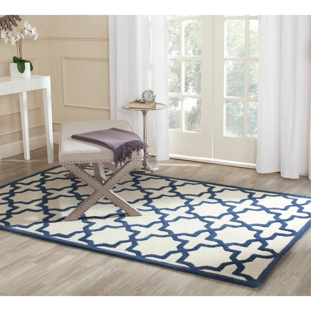 Safavieh Handmade Moroccan Cambridge Ivory/ Navy Wool Rug (6 Square)