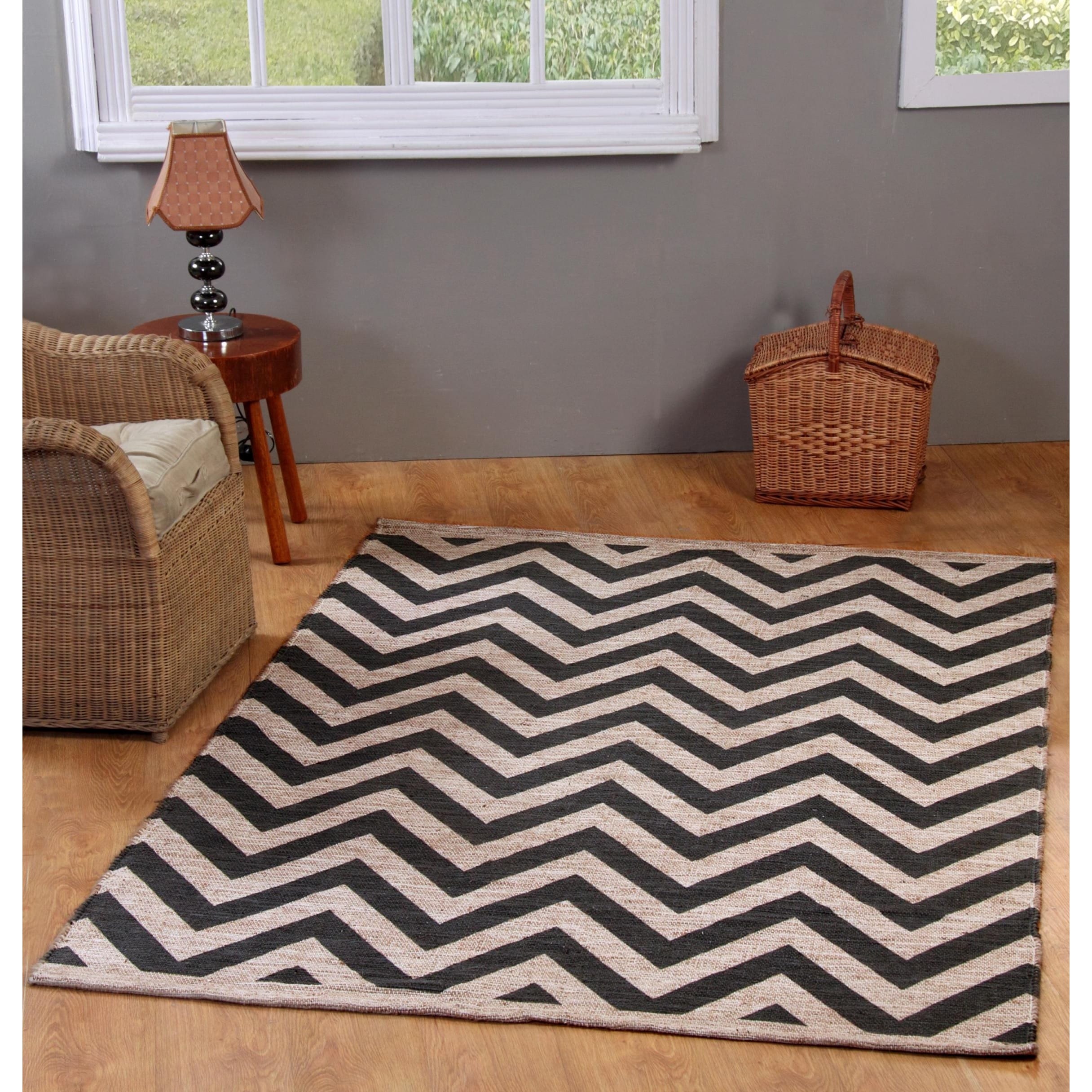 Grey Chevron Area Rug (5x7)