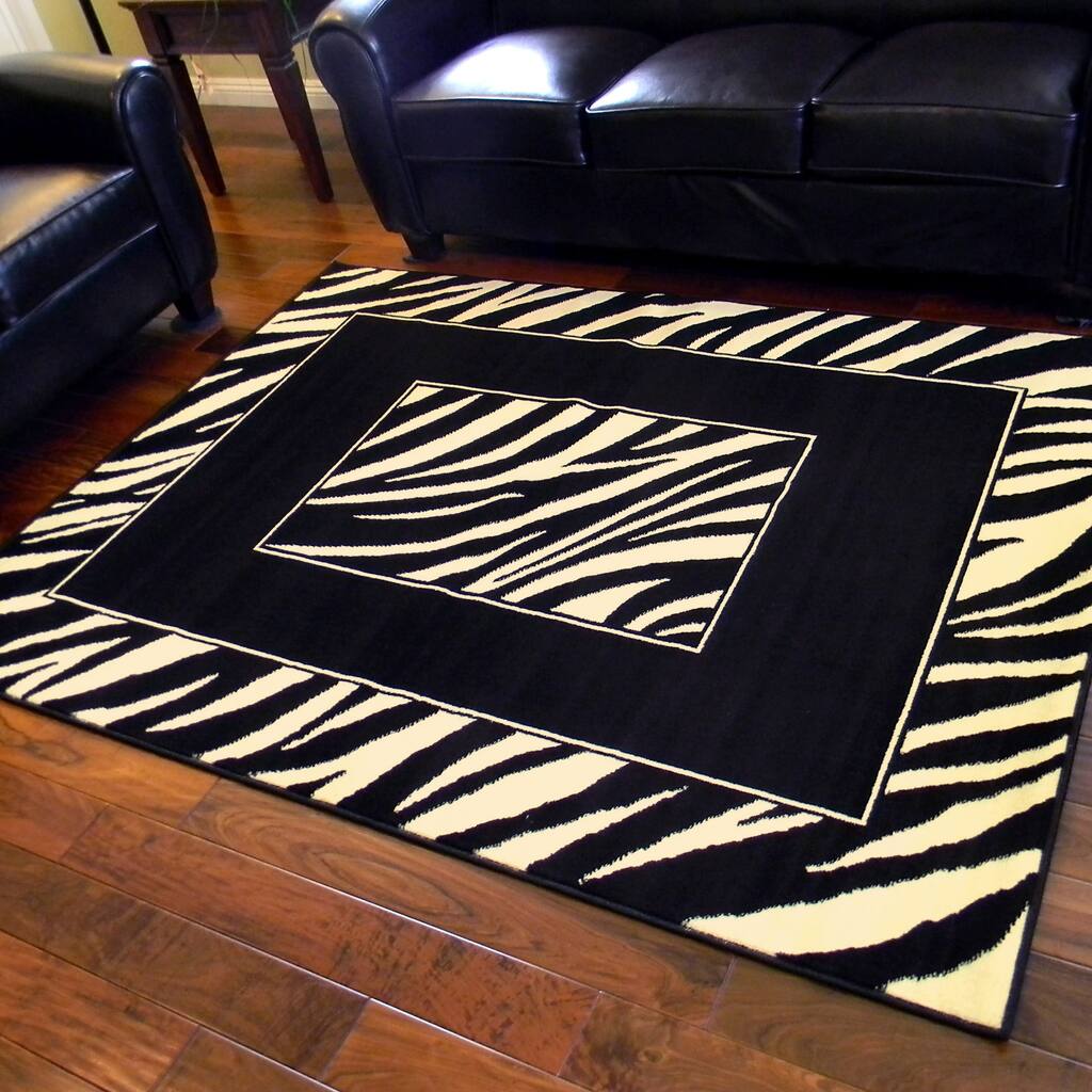 African Adventure Zebra Skin Border Print Area Rug (5' x 7') - 5' x 7'