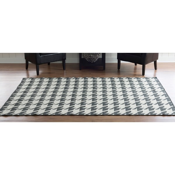 Linon Foundation Collection Charcoal Grey Houndstooth Reversible Rug (5' x 8') - 5' x 8'