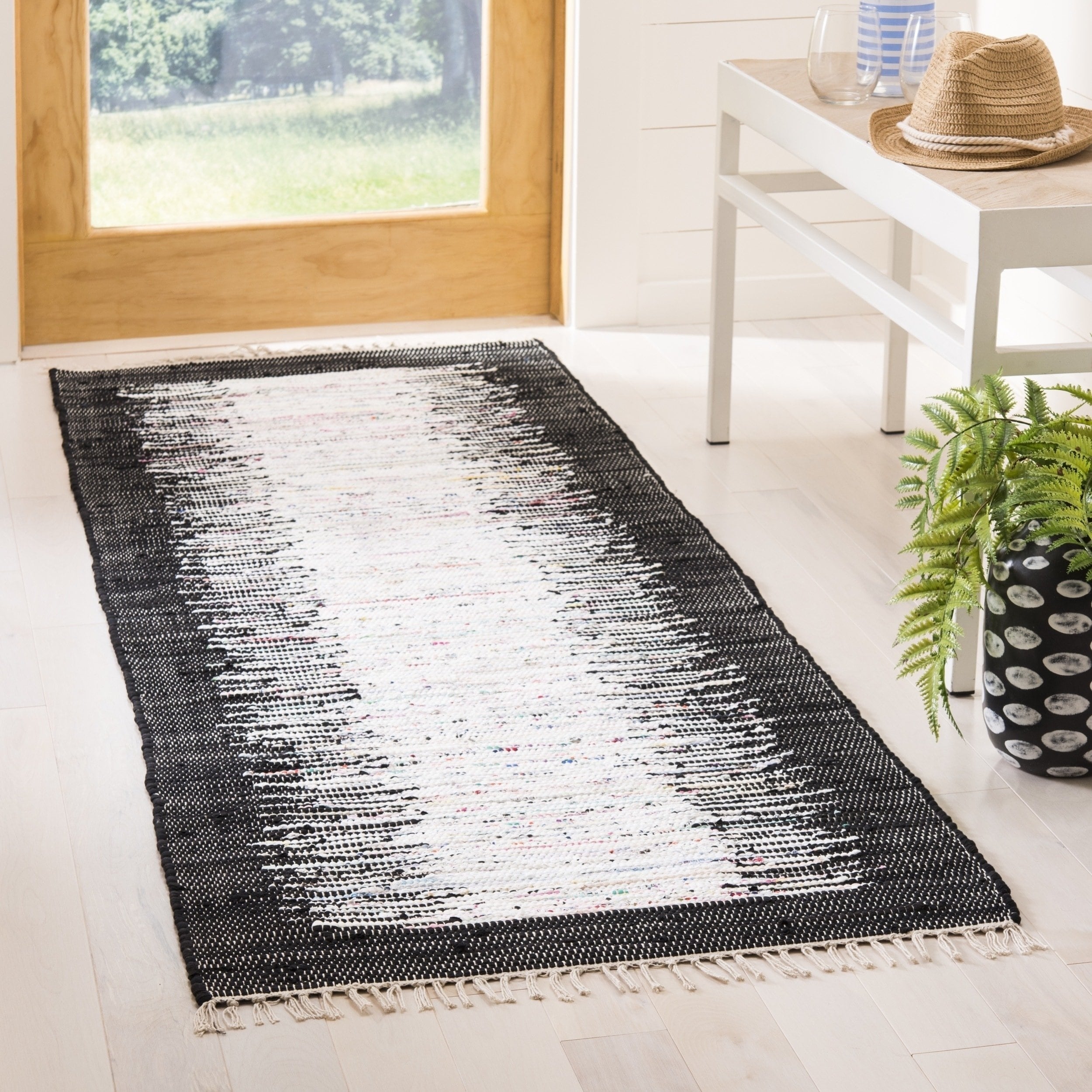 Safavieh Hand woven Montauk Ivory/ Black Cotton Rug (23 X 7)