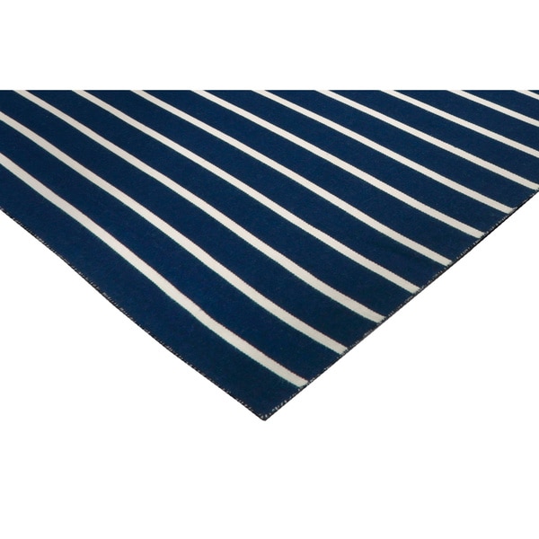 Tailored Outdoor Rug (7'6 x 9'6)