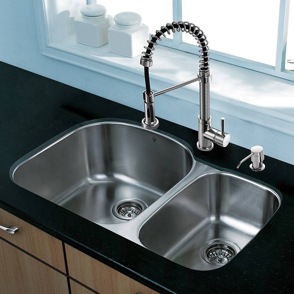 VIGO All-in-One 31-inch Stainless Steel Undermount Kitchen Sink and Edison Chrome Faucet Set