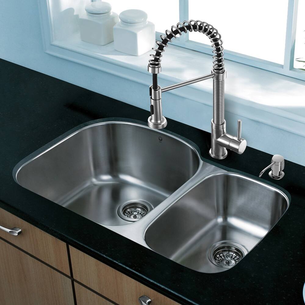 VIGO All-in-One 31-inch Stainless Steel Undermount Kitchen Sink and Edison Stainless Steel Faucet Set