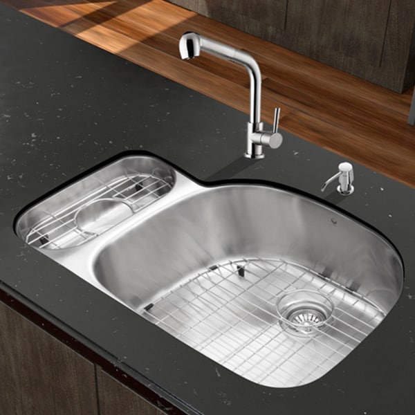 VIGO All-in-One 32-inch Stainless Steel Undermount Kitchen Sink and Avondale Stainless Steel Faucet Set