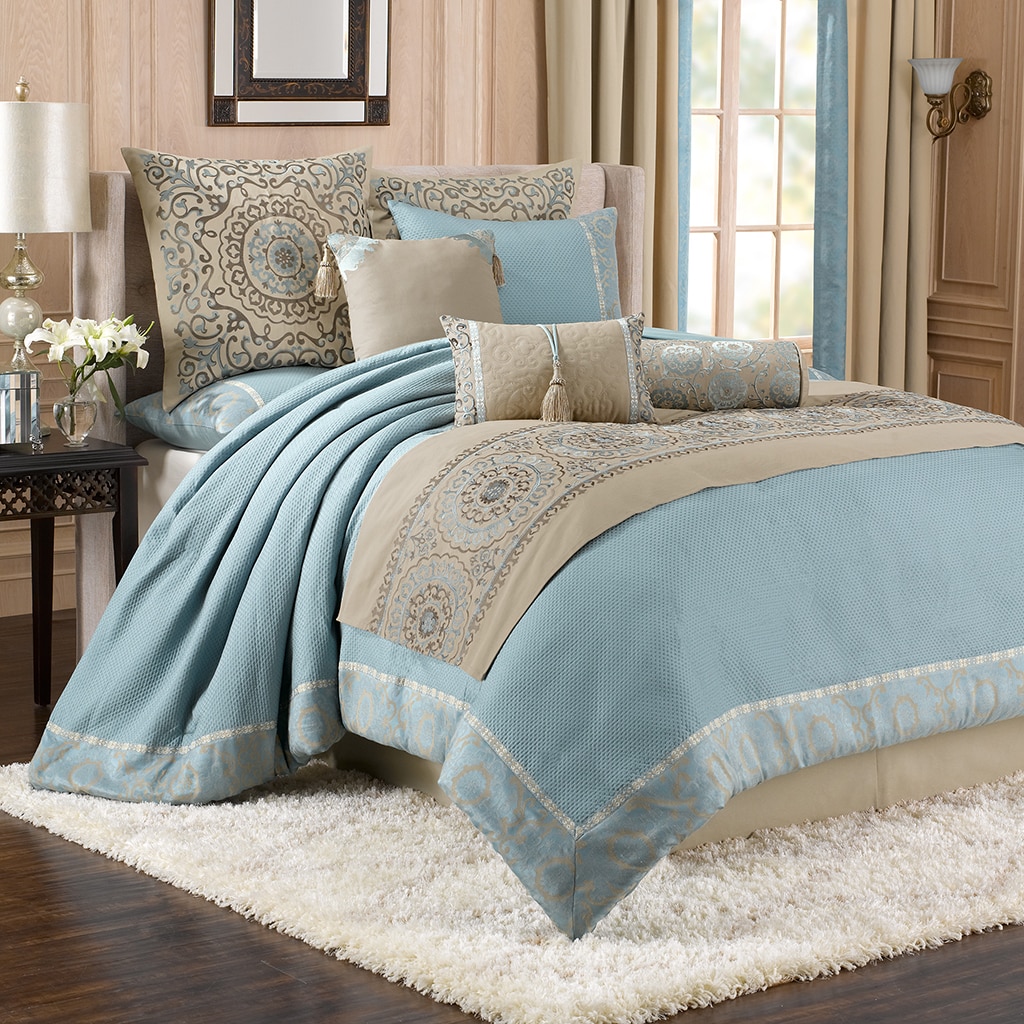 Bombay Nayana 5 piece Comforter Set With Bed Runner