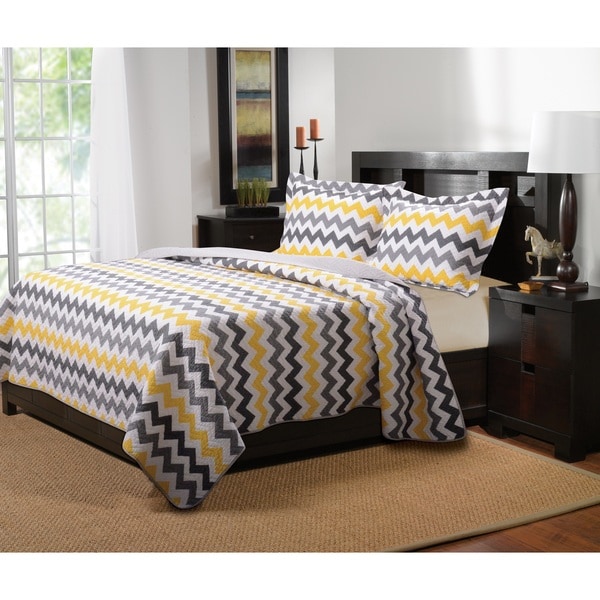 Vida Reversible Cotton Patchwork Quilt Set Quilts