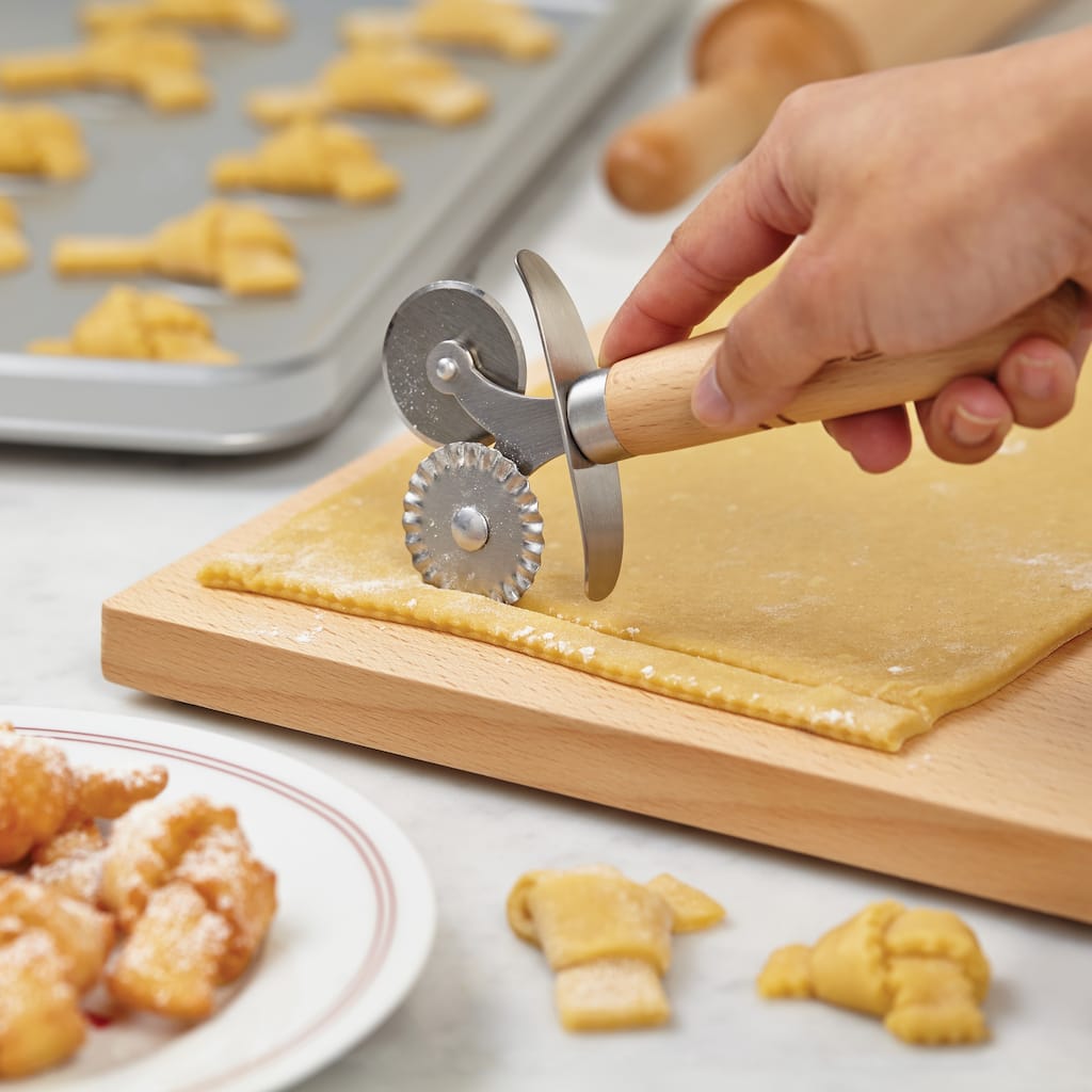 Cake Boss Wooden Tools and Gadgets Stainless Steel Double Pastry Wheel