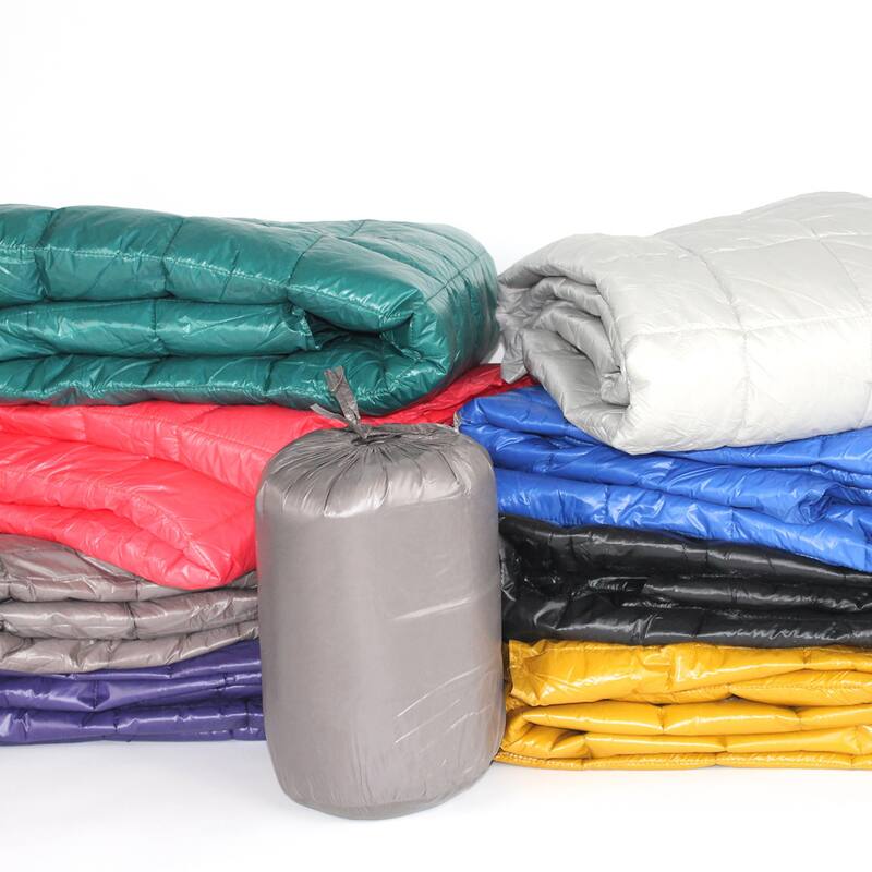 Travelwarm Nylon Indoor/ Outdoor Packable Throw with Travel Bag