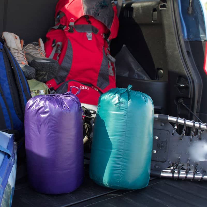 Travelwarm Nylon Indoor/ Outdoor Packable Throw with Travel Bag