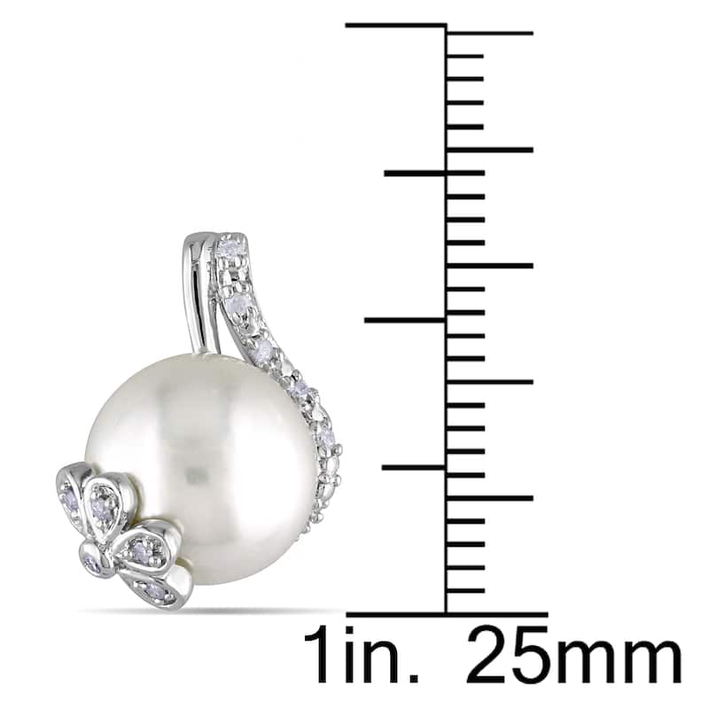 Miadora Sterling Silver White Pearl and 1/10ct TDW Diamond Stud Earrings (H-I, I2-I3)