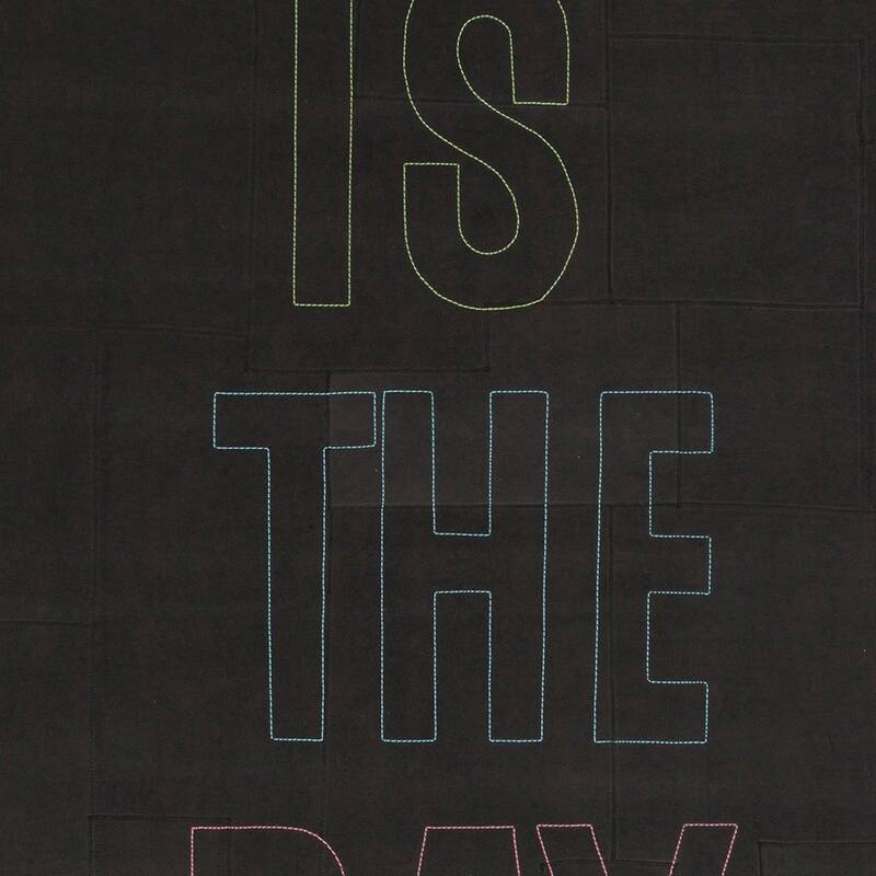 Hand-woven Today Black Area Rug - 8' x 10' - 8' x 10'