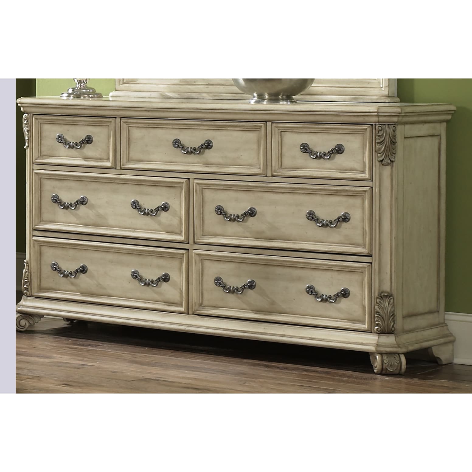 Liberty Furniture Industries Liberty Antique Ivory 7 drawer Dresser Antique White Size 7 drawer