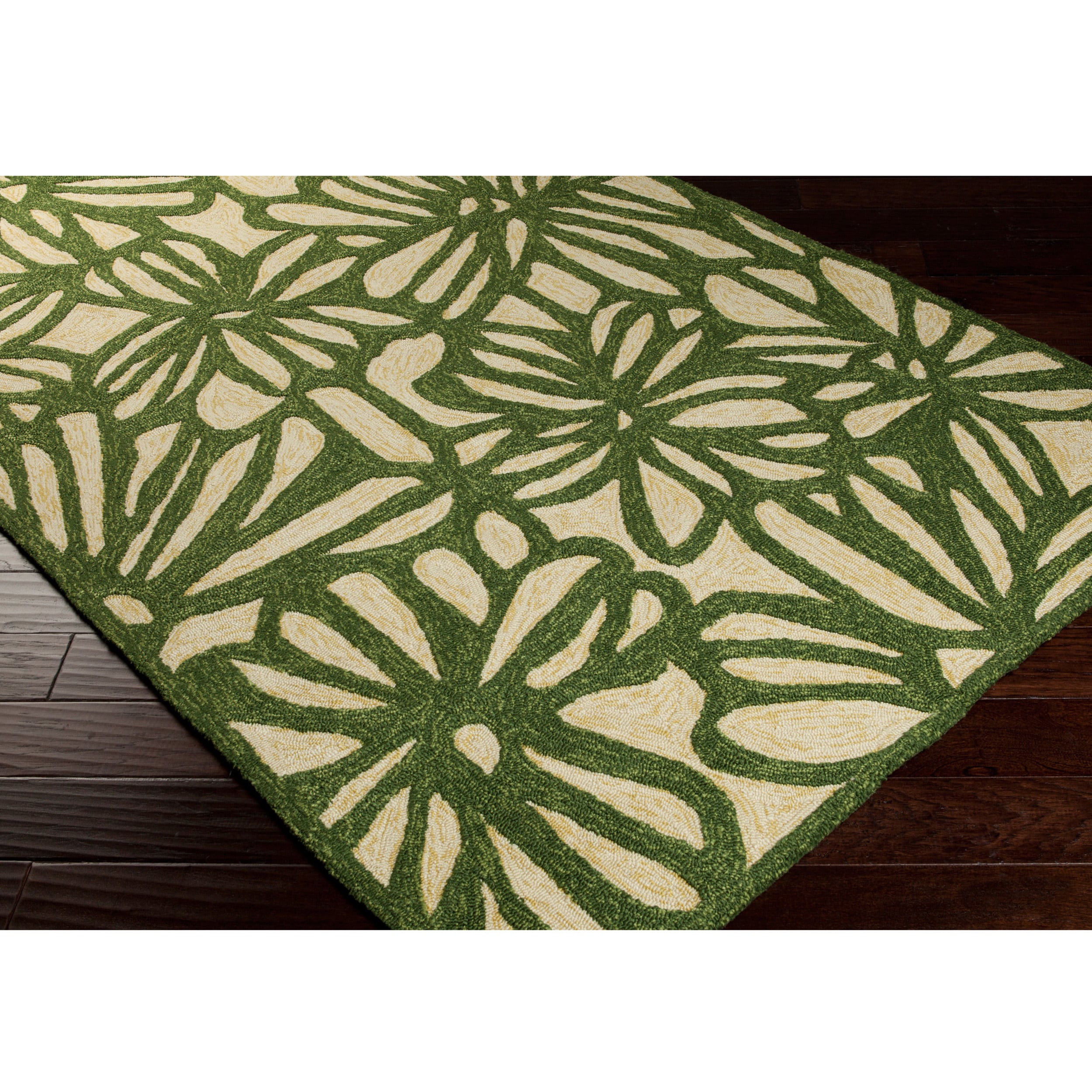 Hand hooked Hailey Transitional Floral Indoor/ Outdoor Area Rug (5 X 76)