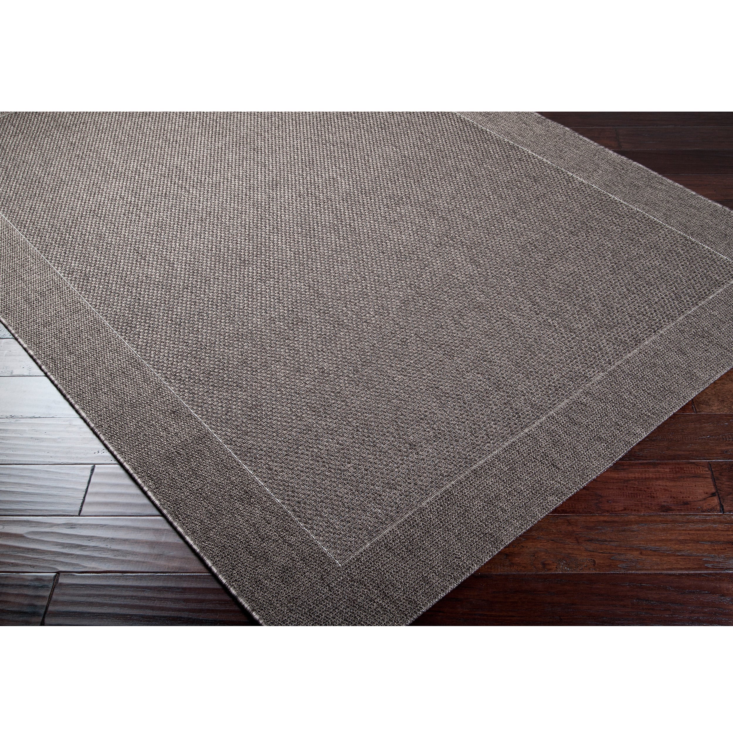 Meticulously Woven Mercedes Bordered Indoor/ Outdoor Area Rug (53 X 76)