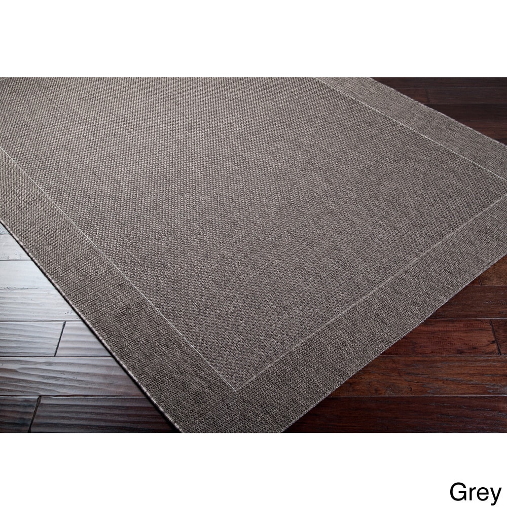 Meticulously Woven Mercedes Bordered Indoor/ Outdoor Area Rug (22 X 34)