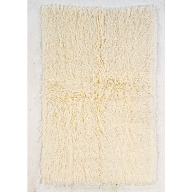 Linon Flokati Super Heavy Tan Area Rug (9' x 12') - 9' x 12'
