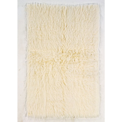 Linon Flokati Super Heavy Tan Area Rug (9' x 12') - 9' x 12'