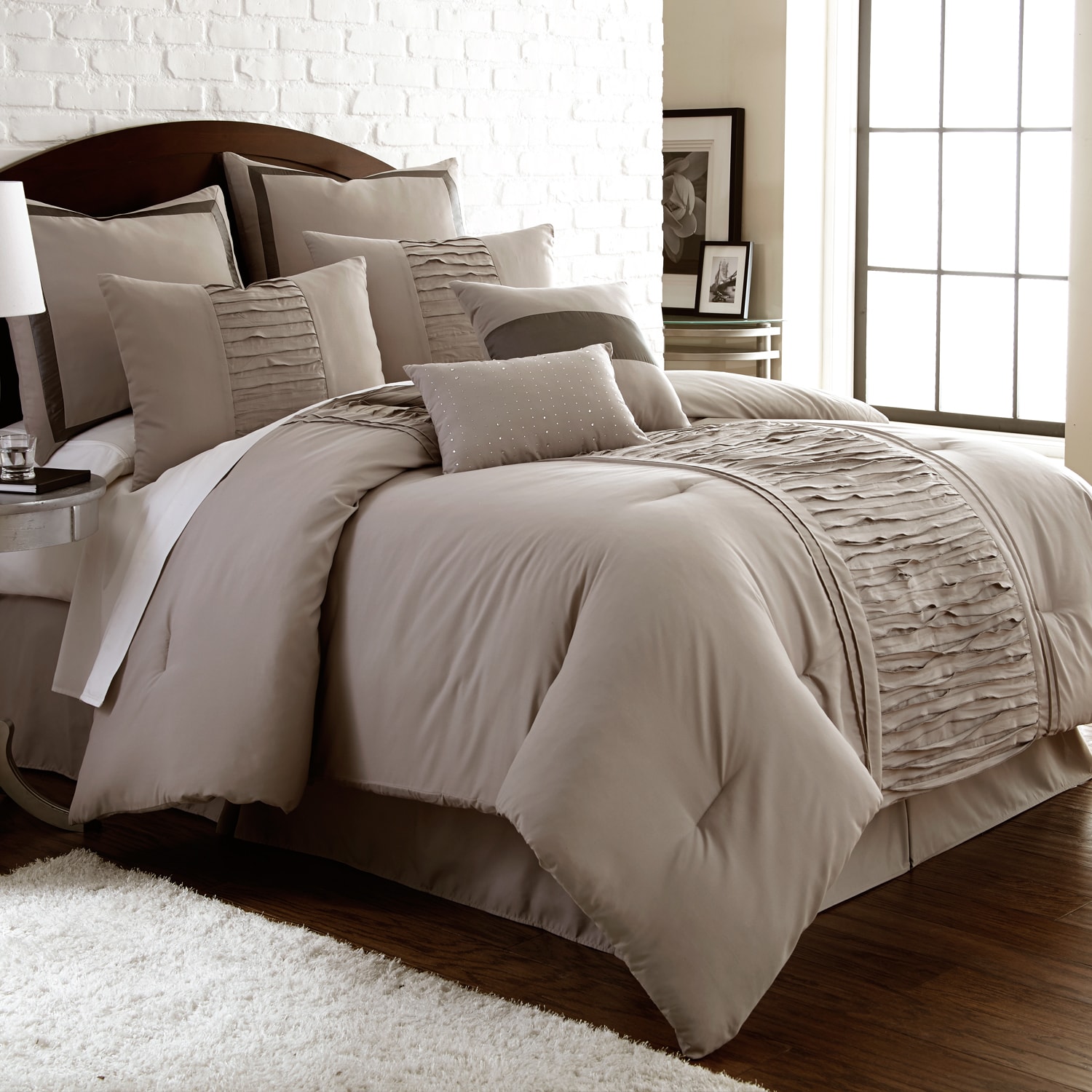 Marilyn Embellished Linen 8 piece Comforter Set