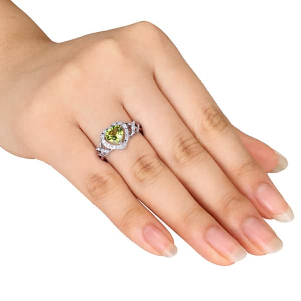 Miadora Silver Peridot and 1/10ct TDW Diamond Heart Ring (H-I, I2-I3)