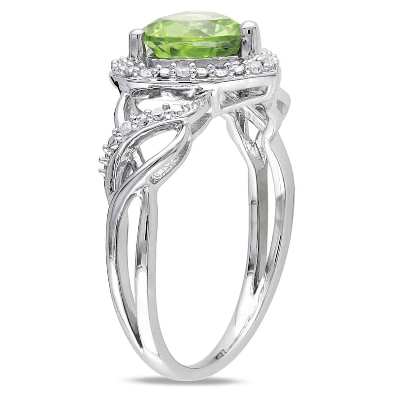 Miadora Silver Peridot and 1/10ct TDW Diamond Heart Ring (H-I, I2-I3)