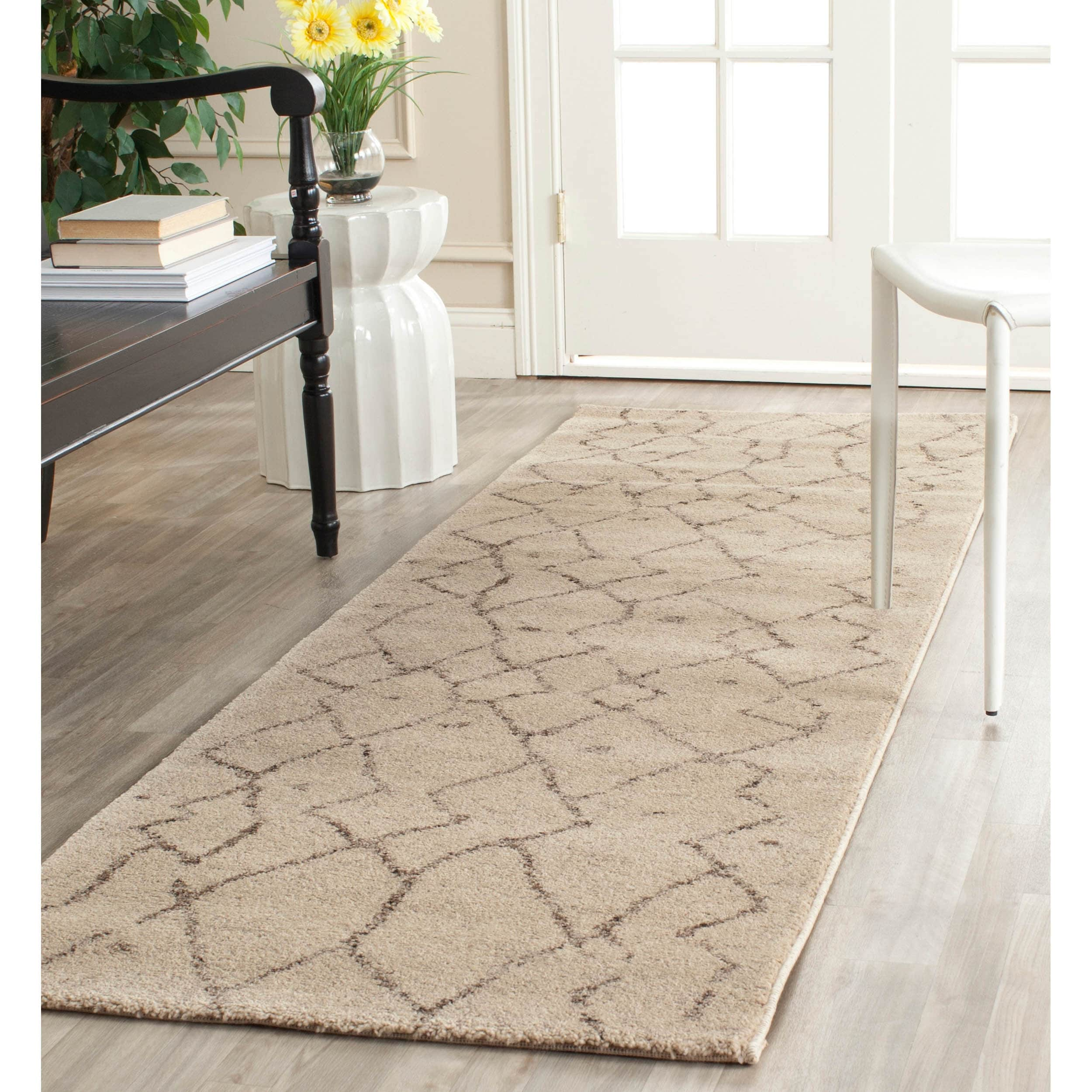 Safavieh Tunisia Ivory Rug (26 X 10)