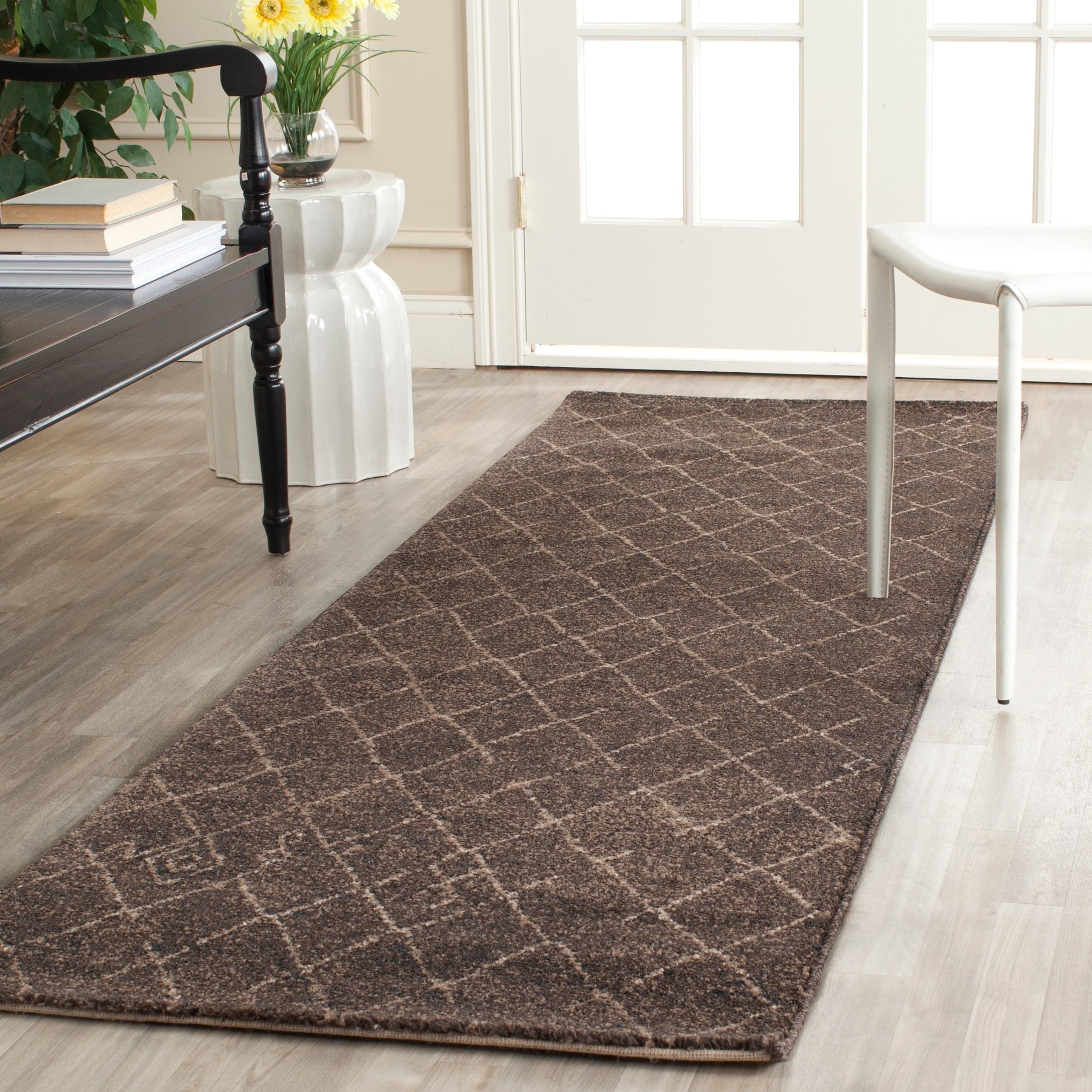 Safavieh Tunisia Dark Brown Rug (26 X 6)