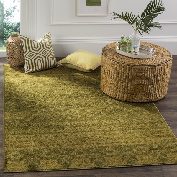 Safavieh Adirondack Southwestern Green/ Dark Green Rug (6' x 9')
