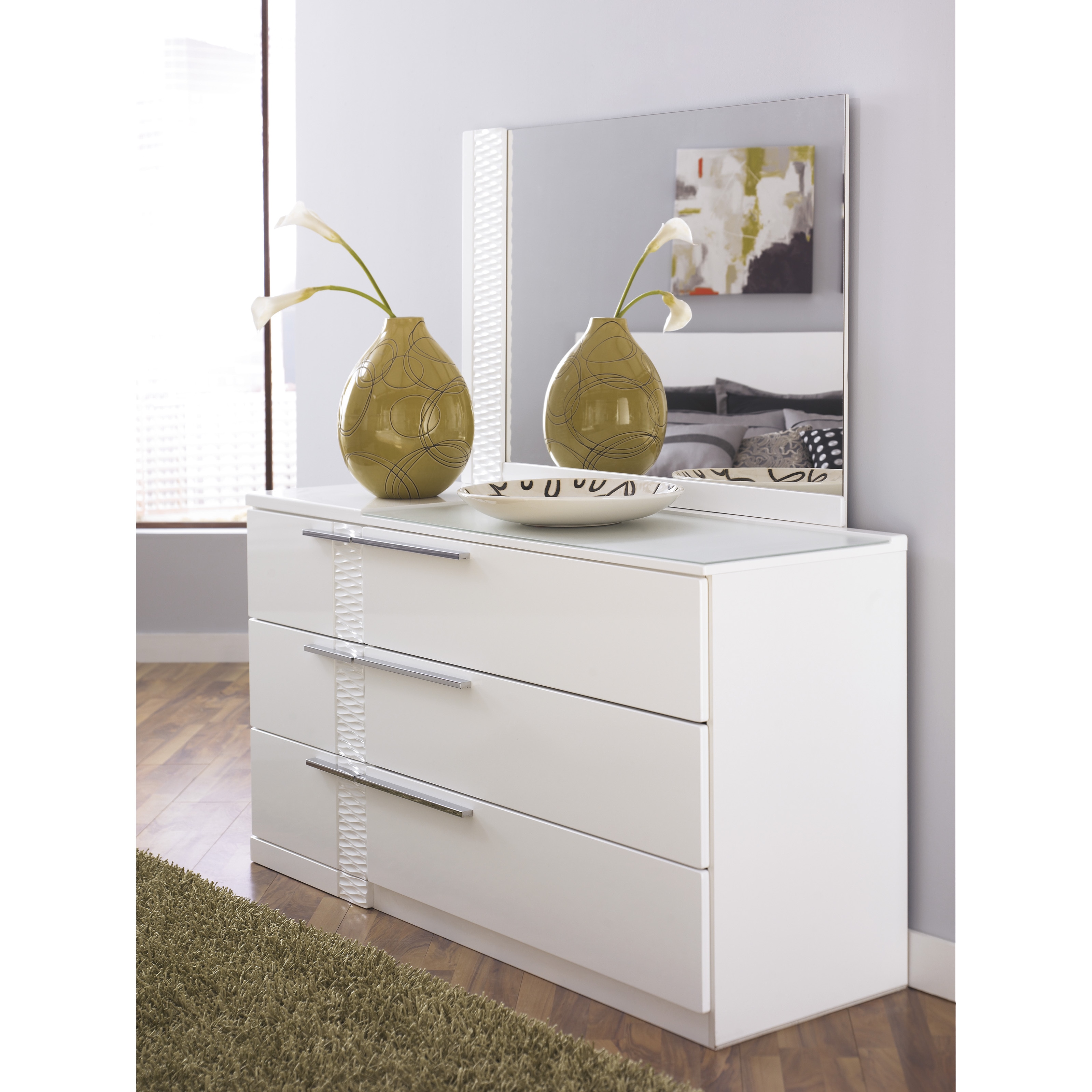 Signature Designs By Ashley Jansey White 6 drawer Dresser