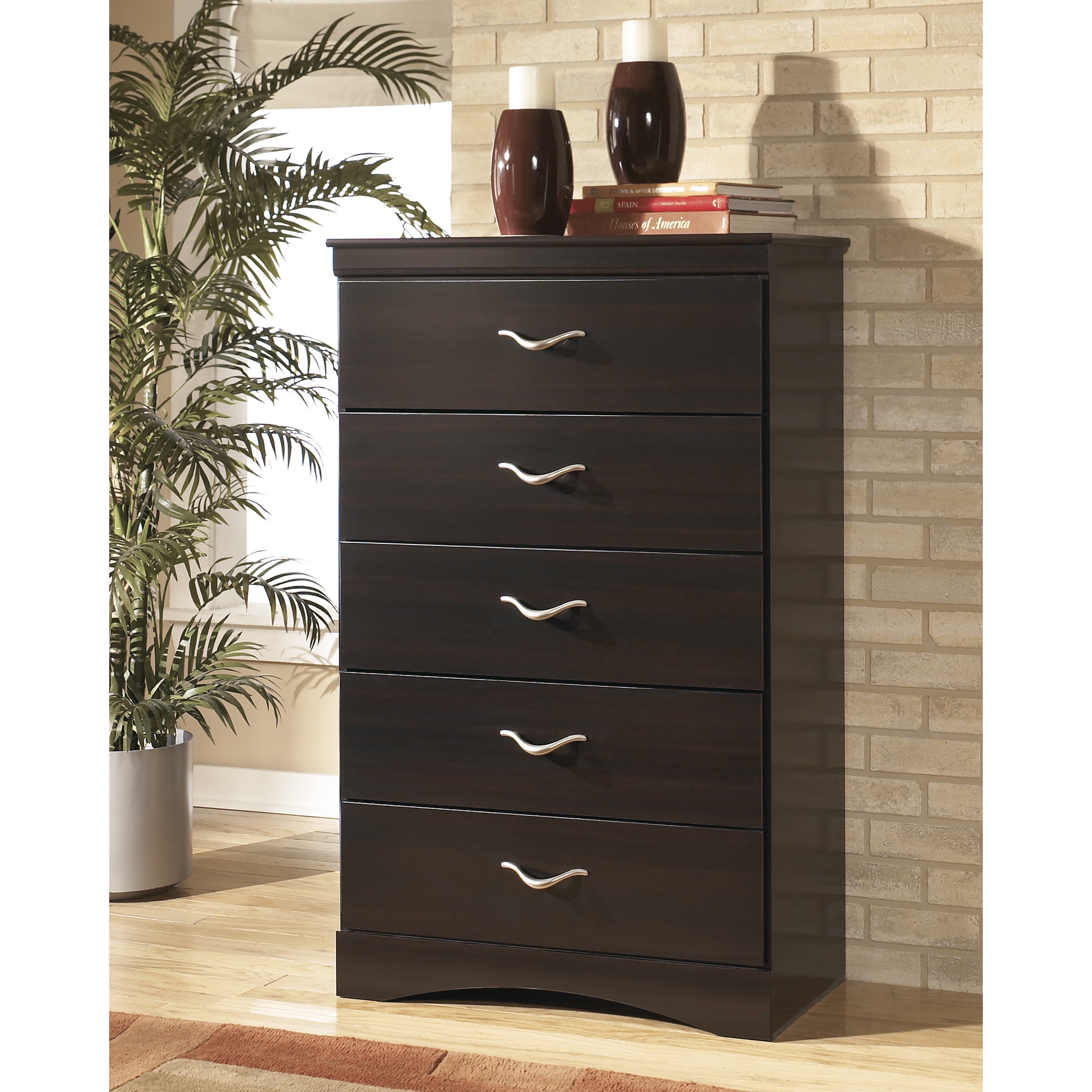 Ashley Furniture Industries Signature Designs By Ashley X cess Merlot Contemporary Five drawer Chest Mahogany Size 5 drawer