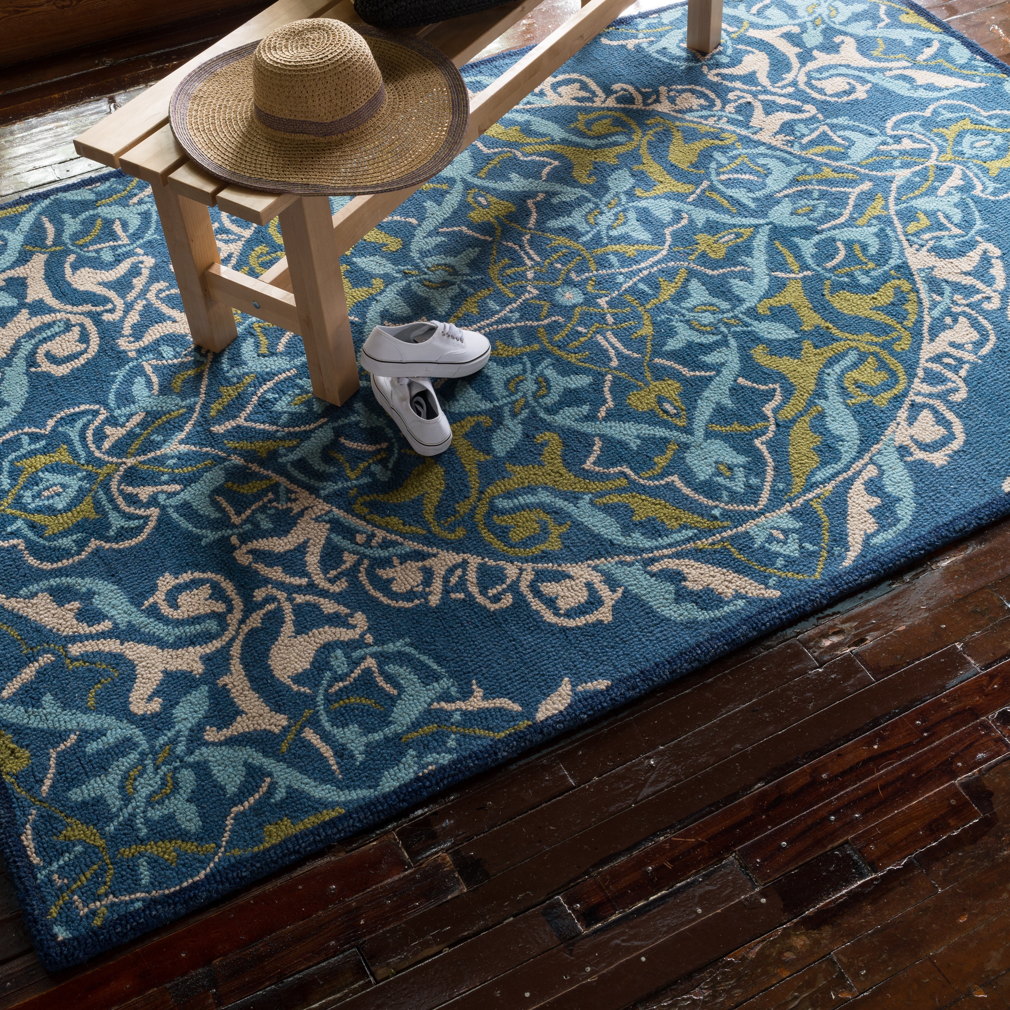 Hand hooked Tessa Blue/ Lime Rug (50 X 76)