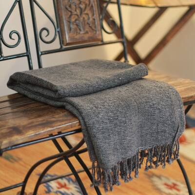 Handmade Charcoal Grey Fringed Accent Woven Throw (India)