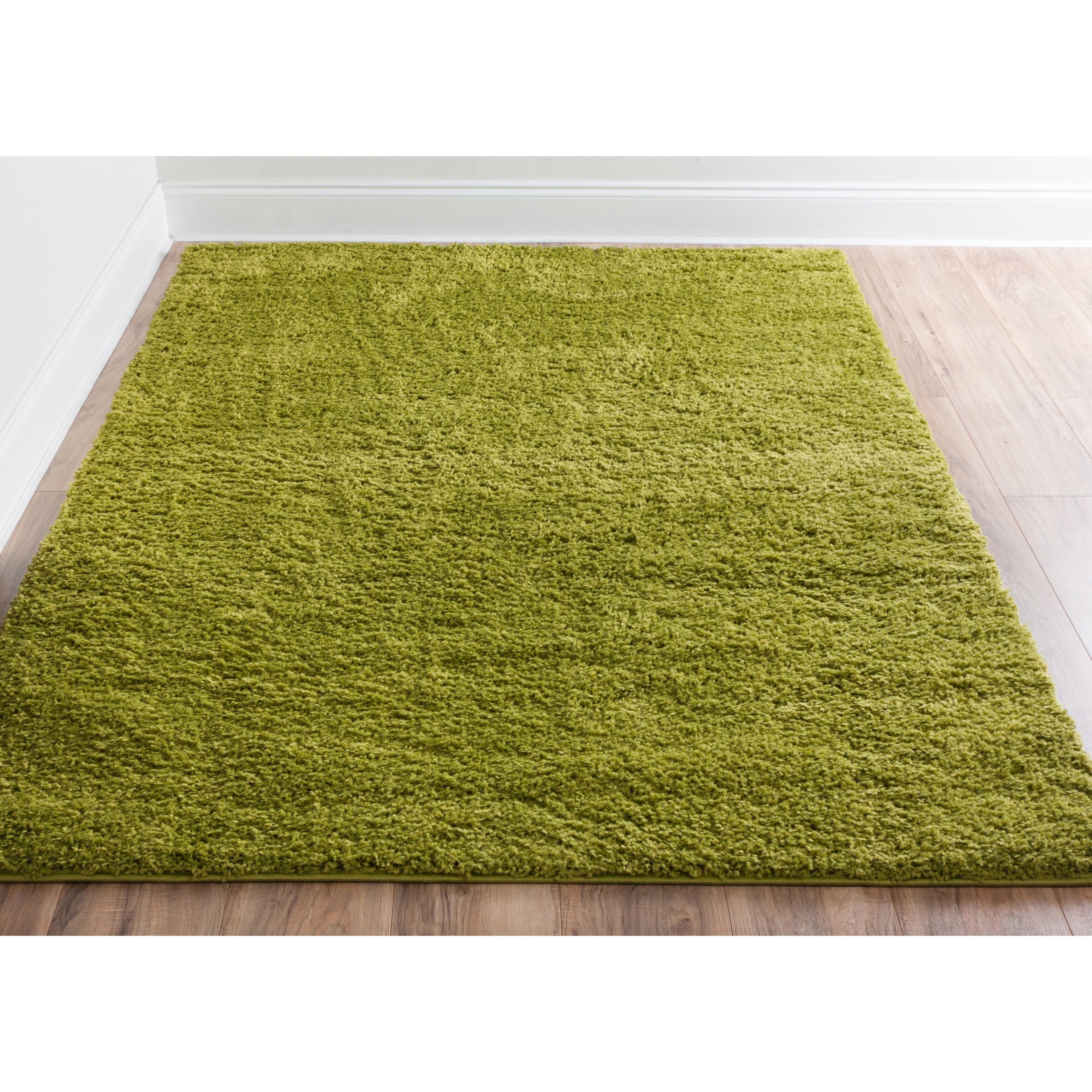 Plain Solid Shag Green Well woven Area Rug (33 X 53)