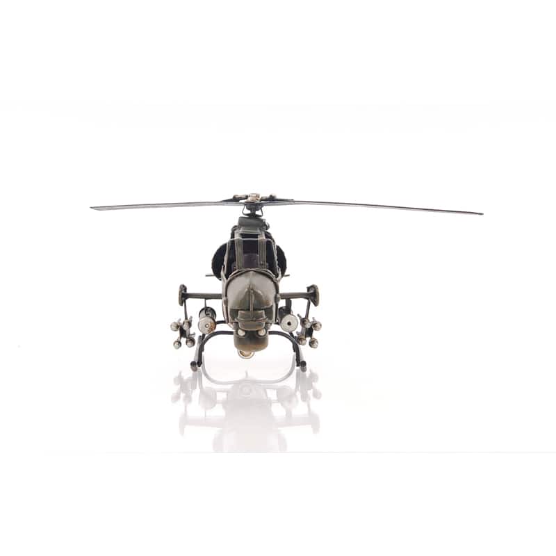 1960s US Attack Helicopter 1:46