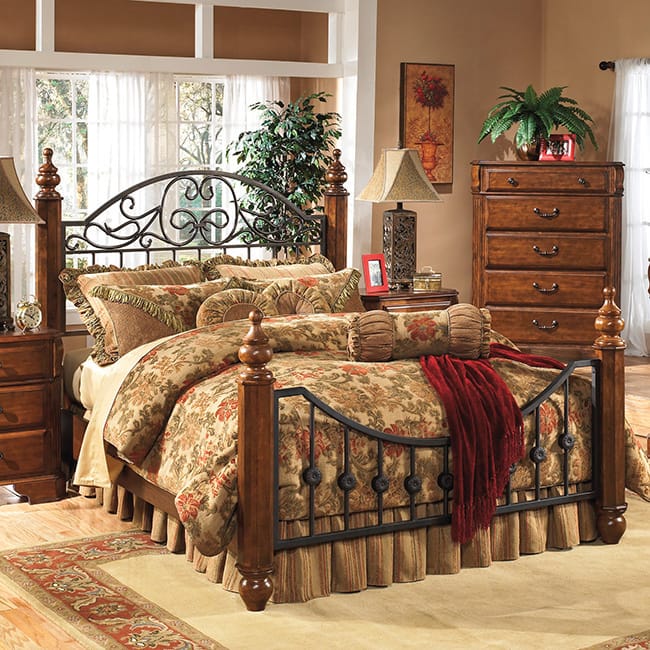 Signature Design by Ashley Wyatt Bed