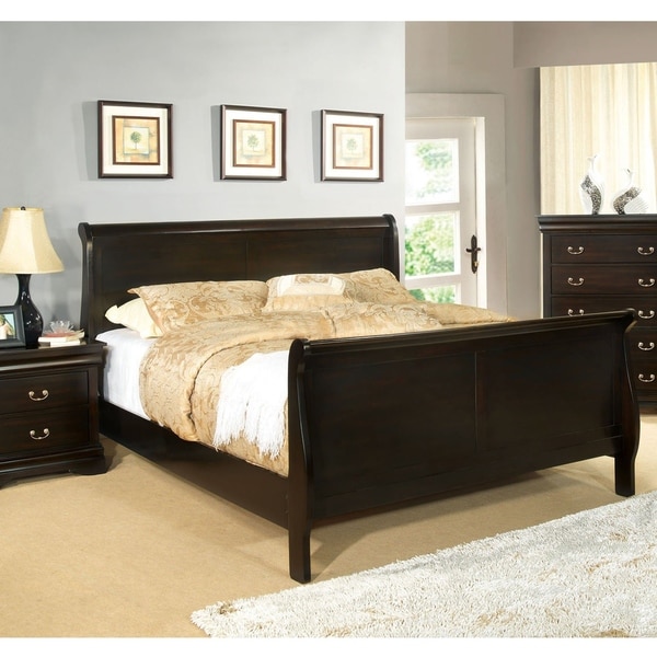 Furniture of America Derr Transitional Solid Wood Paneled Sleigh Bed