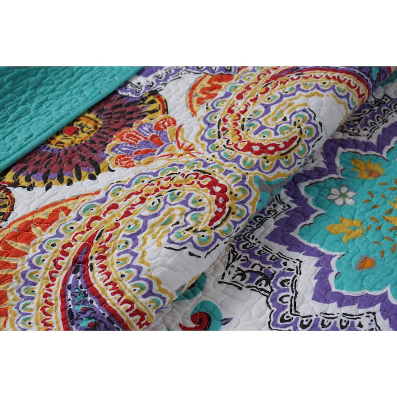 The Curated Nomad Horsdal 100% Cotton Paisley Boho Quilted Throw Blanket