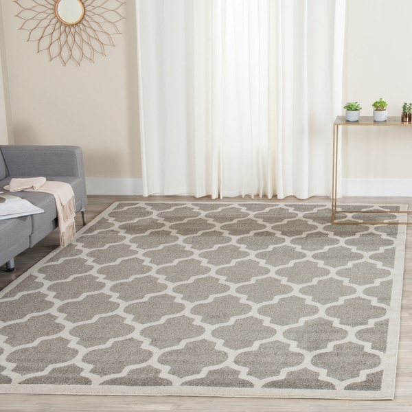 Safavieh Indoor/ Outdoor Amherst Dark Grey/ Beige Rug - 9' x 12'