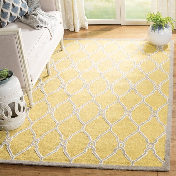 Safavieh Handmade Moroccan Cambridge Gold/ Ivory Wool Rug - 8' x 10'
