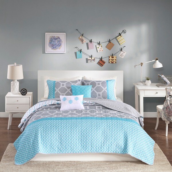 Palm Canyon Amatista Aqua Coverlet Set