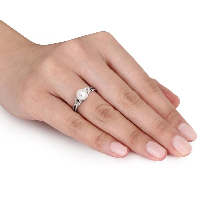 Miadora 10k White Gold, Cultured Freshwater Pearl, and Diamond Accent Ring (7.5-8 mm)