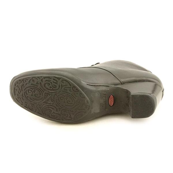 bells shoes clarks