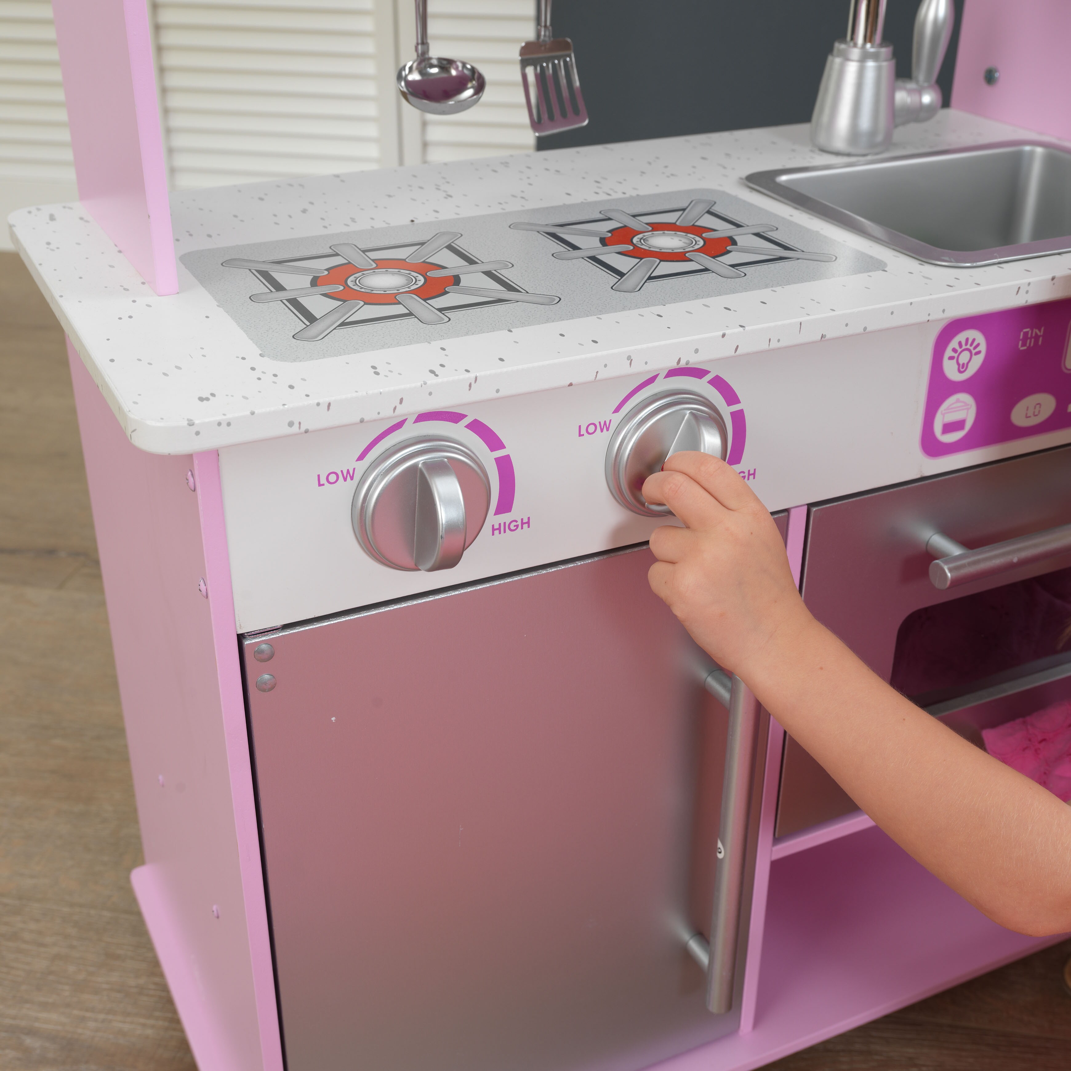 pink toddler kitchen
