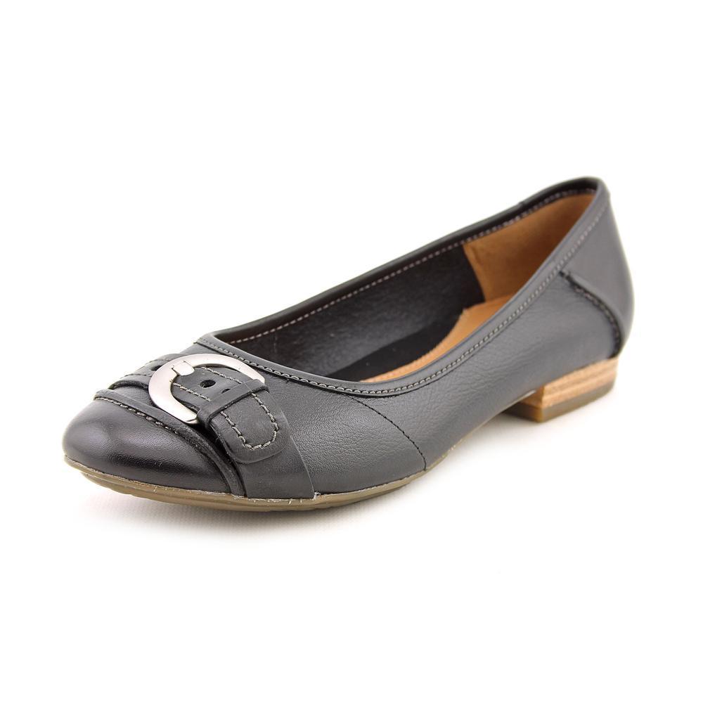 clarks black shoes size 6