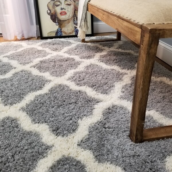 Maxy Home Shag Moroccan Trellis Grey and White Area Rug - 5' x 7'