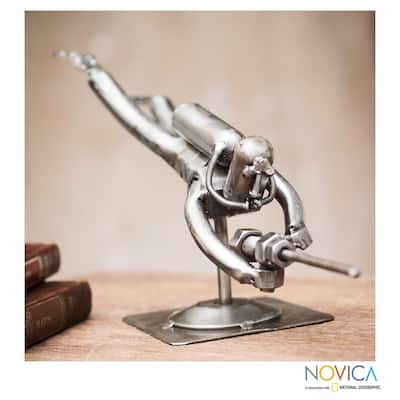 Handmade Recycled Metal 'Rustic Scuba Diver' Sculpture (Peru)