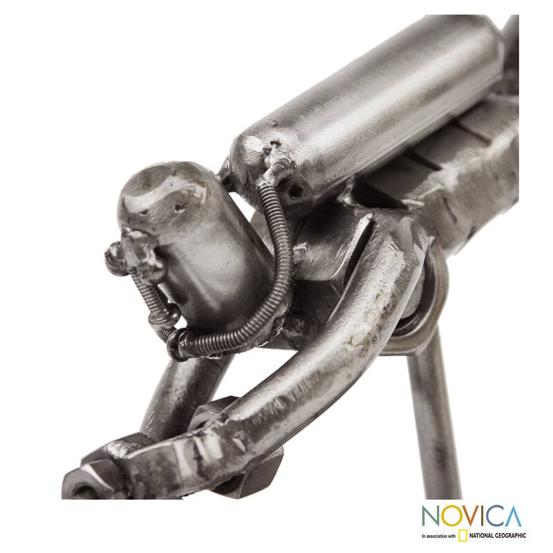 Handmade Recycled Metal 'Rustic Scuba Diver' Sculpture (Peru)