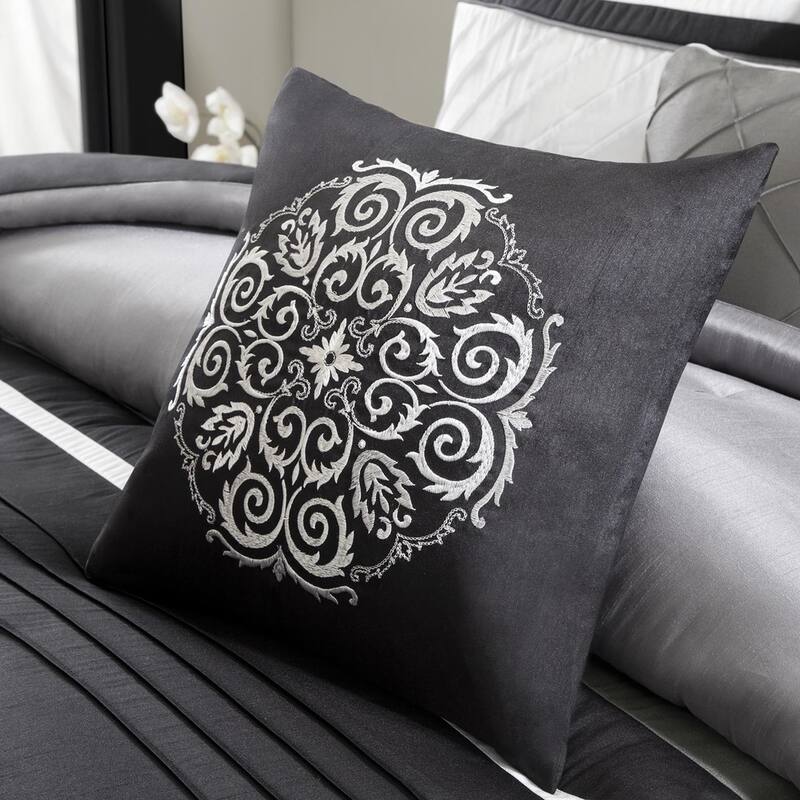 Porch & Den Denvers 7-piece Comforter Set