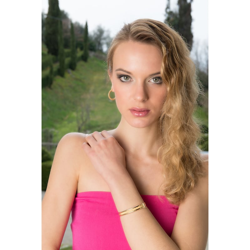 Fremada 10k Yellow Gold 8.5mm Polished/ Glass Blast Bangle